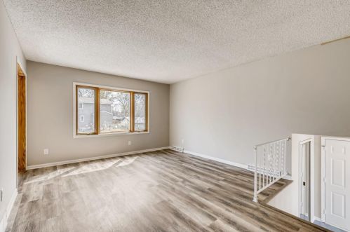 1528 Cope Ave, Saint Paul, MN 55109-2656