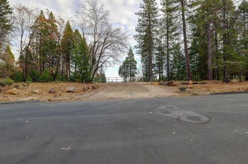 15648 Greenhorn Rd, Grass Valley, CA 95945-8486