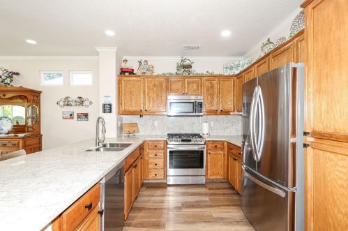 3387 Four Seasons Dr, Turlock CA  95382-9713 exterior