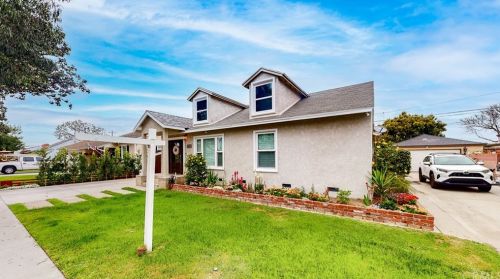 5341 Rosebay St, Long Beach, CA 90808-3526