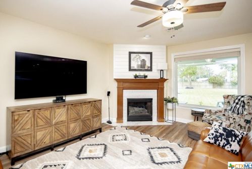 101 Legend Dr, Victoria TX  77904-3854 exterior