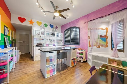 4828 Peninsula Dr, Daytona Beach FL 32127-7203 exterior