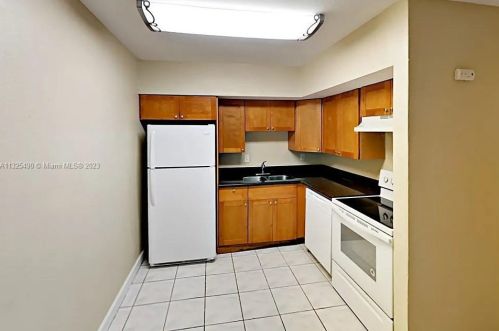 500 Chillingworth Dr, West Palm Beach, FL 33409-3820