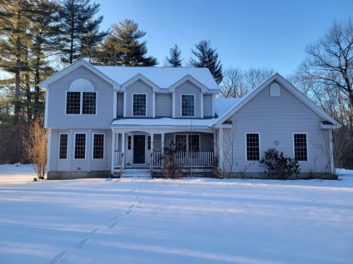 19 Connemara Dr, Chichester, NH 03258-6041