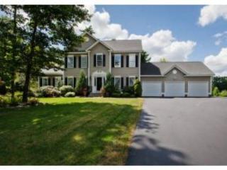 5 Stoneleigh Dr, Derry, NH 03038-4857