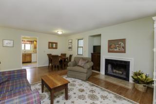 141 Heatherwood Dr, Brookfield Center, CT 06804-3960