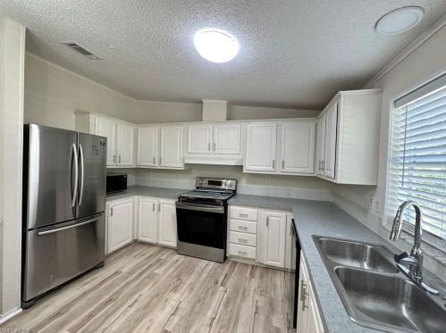 550 Rose Blvd, Naples, FL 34119-9754