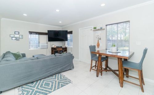 6211 Gundry Ave, Long Beach, CA 90805-3149