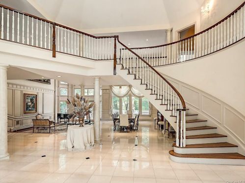 63 Salierno Rd, Tuxedo Park NY  10987-4712 exterior
