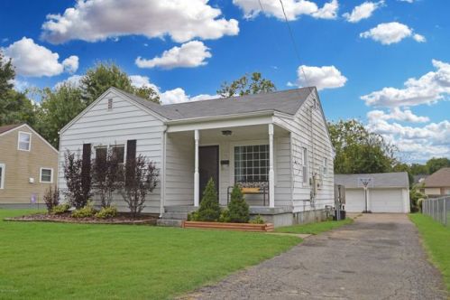 4912 Feys Dr, Louisville, KY 40216-2338