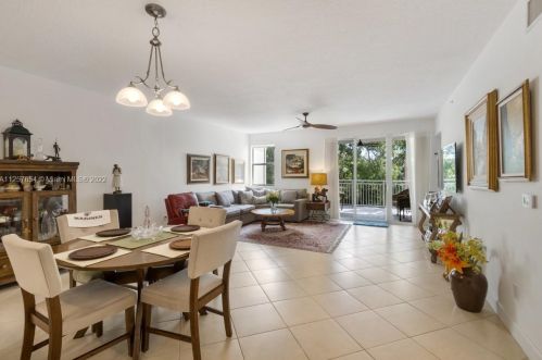 7546 102nd St, Miami, FL 33156-3135