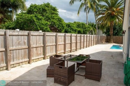 1903 180 Ter, Hollywood FL 33029-5173 exterior