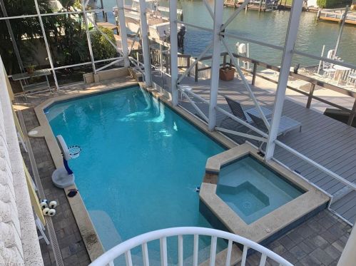 343 Lagoon Ave, Naples, FL 34108-2316