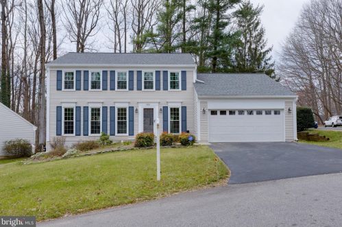 10831 Burr Oak Way, Springfield, VA 22015-2416