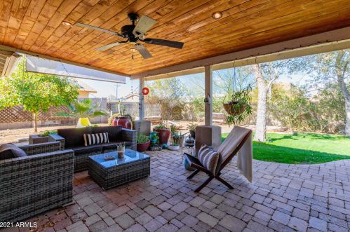 2916 Cannon Dr, Phoenix, AZ 85028-3810