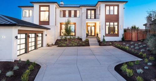 2240 Newgate Ct, Santa Rosa, CA 95404-7664