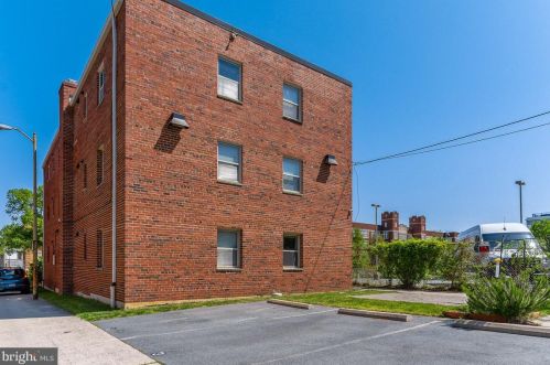 1621 Capitol St, Washington DC  20003-1621 exterior