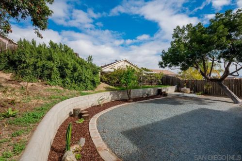 2385 Montcliff Rd, San Diego CA 92139-3915 exterior