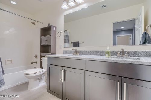 828 Placita Pozanco, Green Valley AZ  85614-3807 exterior