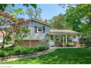 33934 Willowick Dr, Willoughby, OH 44095-2572