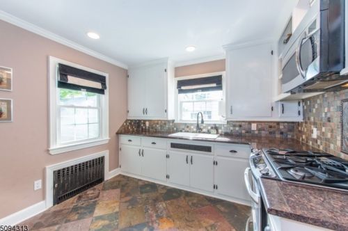 17 Kennedy Rd, Greystone Park NJ  07950-2311 exterior