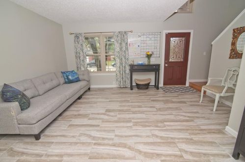 1124 Springcreek Dr, Denton, TX 76210-8674