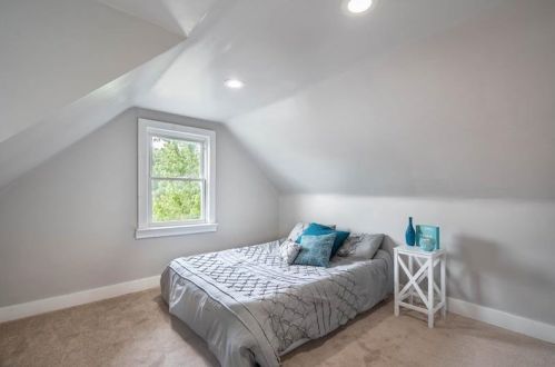 4052 Meadowbrook Blvd, Pittsburgh PA  15227-3436 exterior