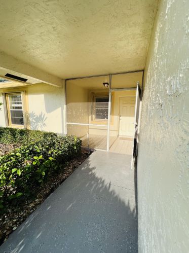 5467 Crystal Anne Dr, West Palm Beach, FL 33417-1255