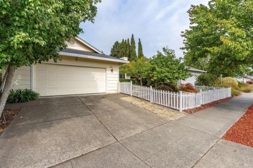 2013 Waltzer Rd, Santa Rosa CA  95403-1827 exterior