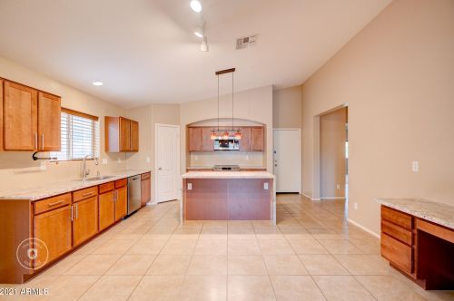 8815 Pioneer St, Tolleson AZ  85353-8622 exterior