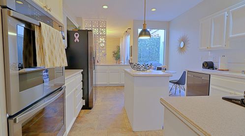 84 Lake Shore Dr, Rancho Mirage CA  92270-4054 exterior