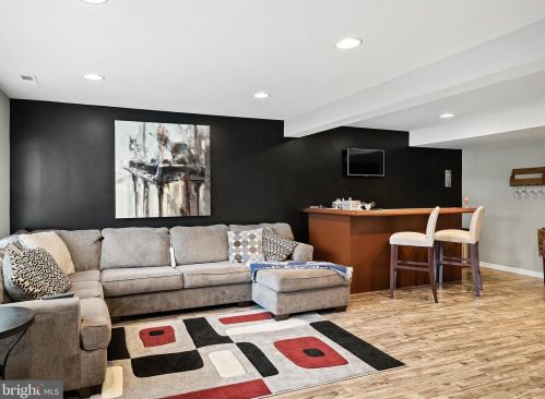 129 South Ave, Swedesboro NJ  08085-1693 exterior