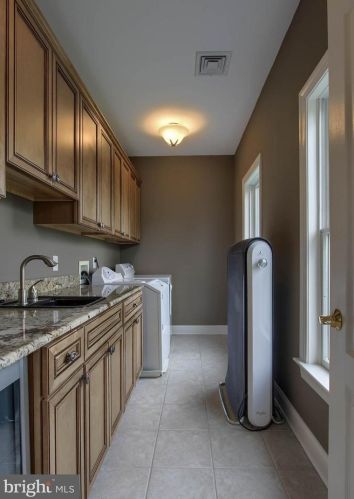 4205 Prosperous Dr, Harrisburg PA  17112-6038 exterior