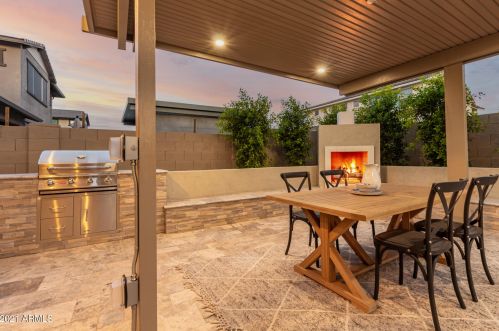 3731 Arabian Dr, Gilbert AZ  85296 exterior