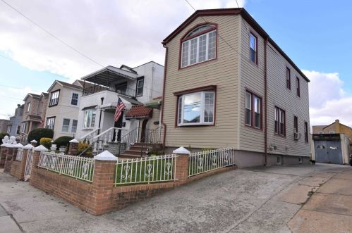 137-44 234th St, Jamaica, NY 11422-2115