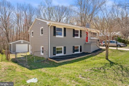 4422 Hendricks Dr, Woodbridge, VA 22193-5148