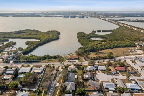 222 Summers Creek Dr, Merritt Island FL  32952-2684 exterior