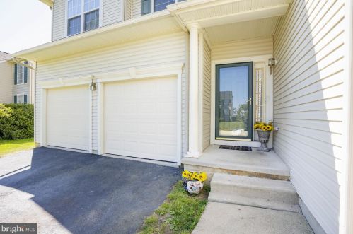 39 Forsythia Ln, Bear, DE 19701-6301
