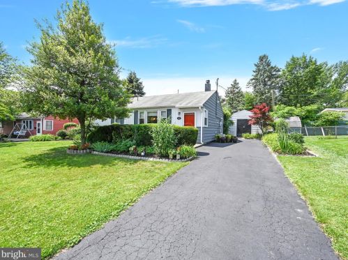 81 Arnold Rd, West Enola, PA 17025-2148