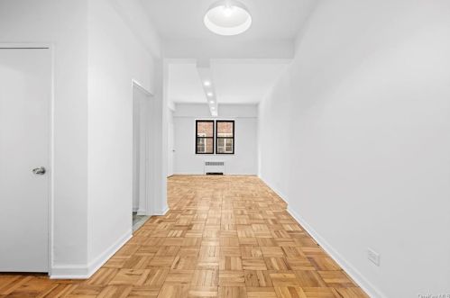 3840 Greystone Ave, Bronx NY  10463-1903 exterior
