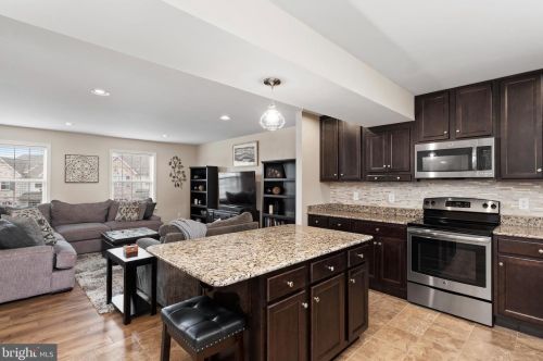 262 Melbourne Ln, Navy Sup Dpt PA  17055-6674 exterior