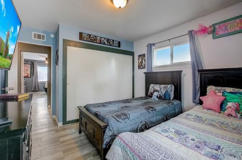 5974 Boone Ct, Riverside CA  92506-1721 exterior