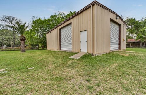 5049 Brookside Rd, Pearland TX 77581-7974 exterior