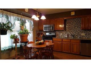 6449 Danny Ln, Maumee, OH 43537-1216