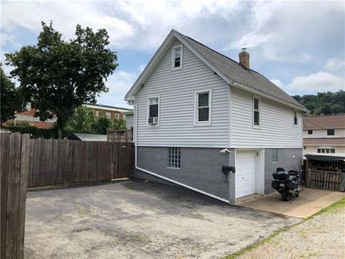 206 Mapleton Ave, Jeannette PA  15644-2032 exterior