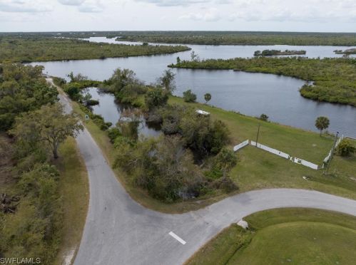 8936 Liverpool Rd, Arcadia, FL 34269-6860