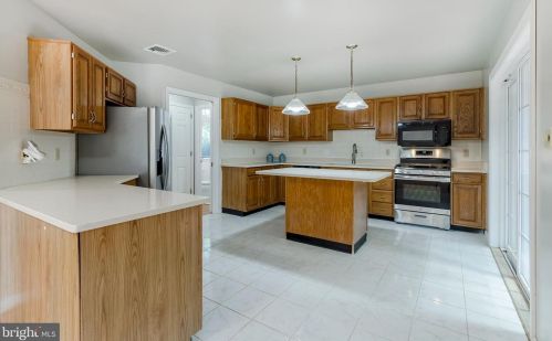 1704 Wheatland Ave, Lancaster PA  17603-4520 exterior