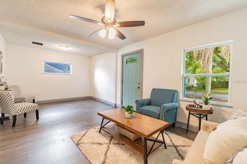 5457 72nd Ave, Pinellas Park FL  33781-4218 exterior