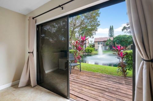 21092 Las Brisas Cir, Boca Raton FL  33433-4820 exterior