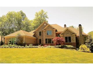 1018 Arborcrest Dr, Hinckley, OH 44233-9150